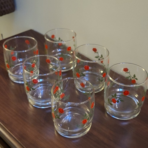 Vintage Rose pattern juice glass set - Picture 4 of 10